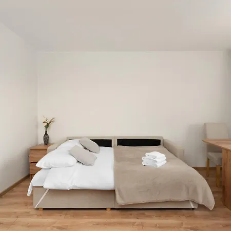 Osiedle Piastow 3-bedroom By Bookinghost *