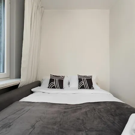 Διαμέρισμα Osiedle Piastow 3-bedroom By Bookinghost Krasków